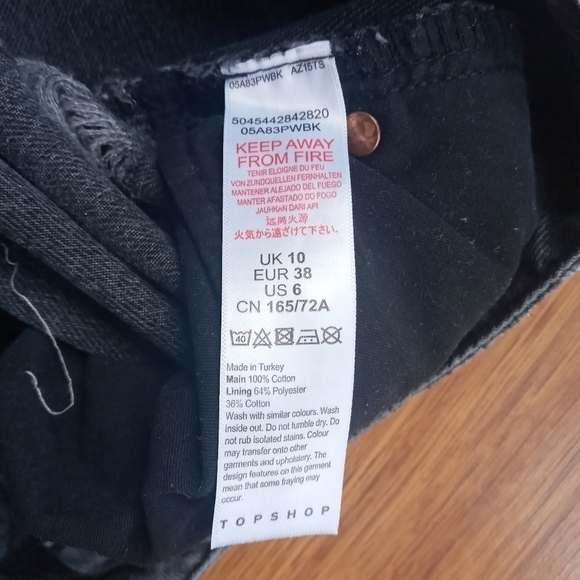 Topshop black distressed raw hem high rise shorts - Picture 4 of 5